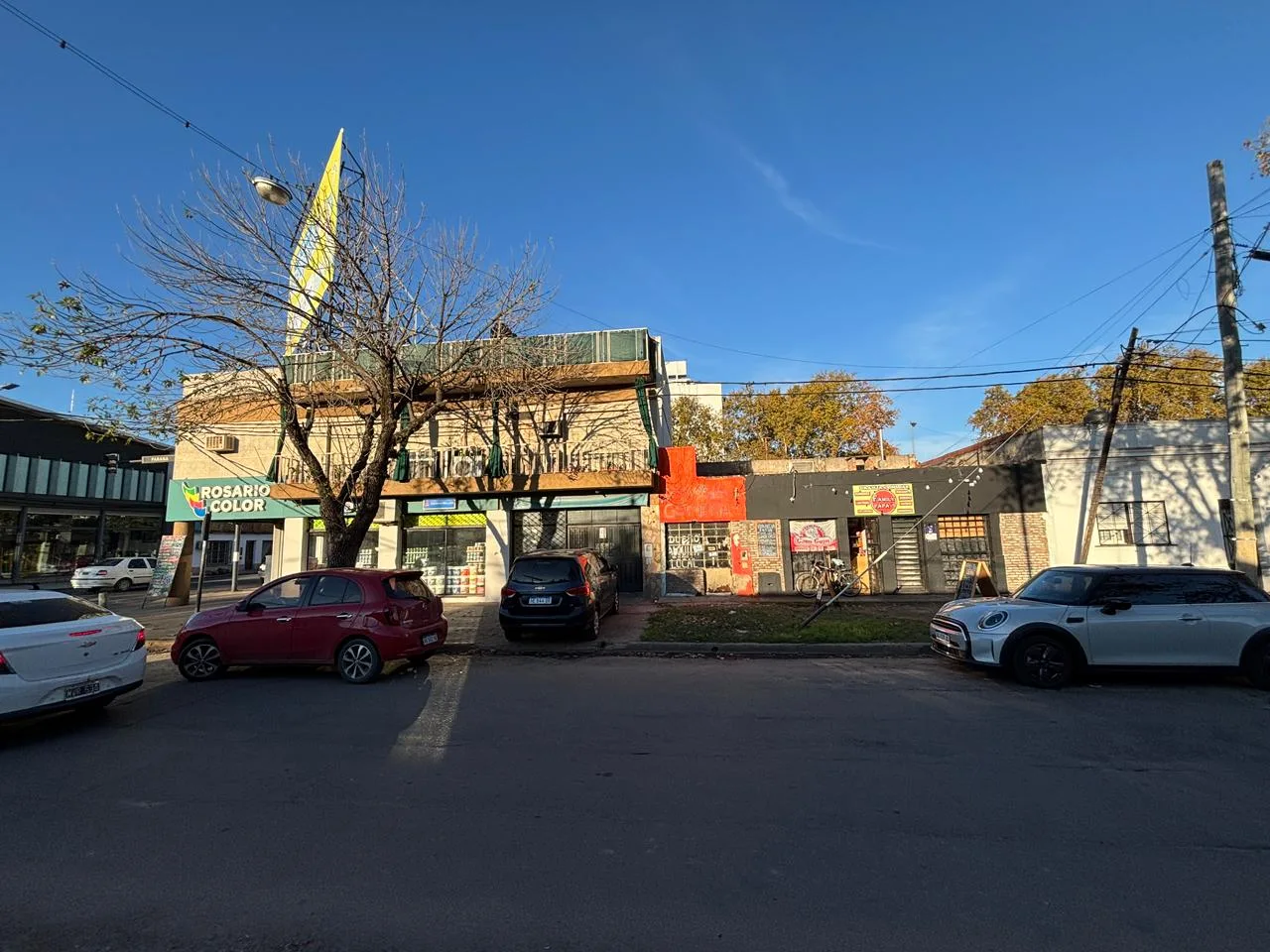 Se venden 3 locales en un lote en Rosario. en Rosario