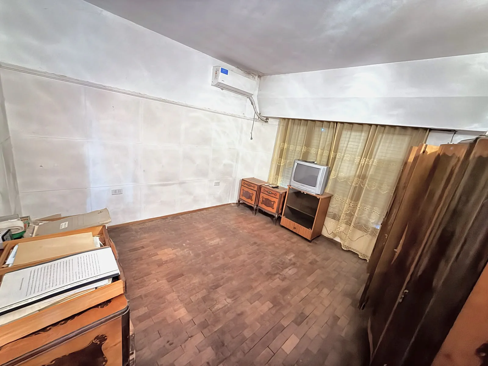 Foto 9 de Se vende casa de 3 Dormitorios y Salón multipropósito en San Lorenzo.