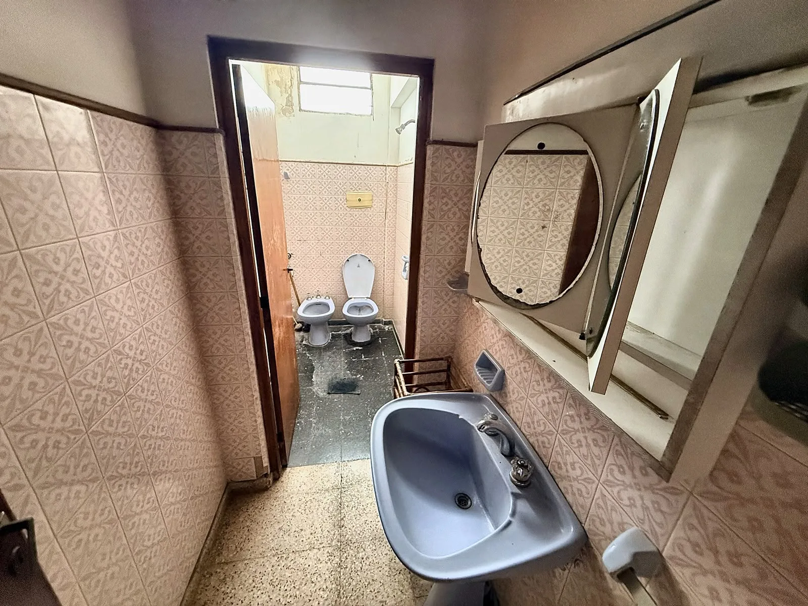 Foto 15 de Se vende casa de 3 Dormitorios y Salón multipropósito en San Lorenzo.